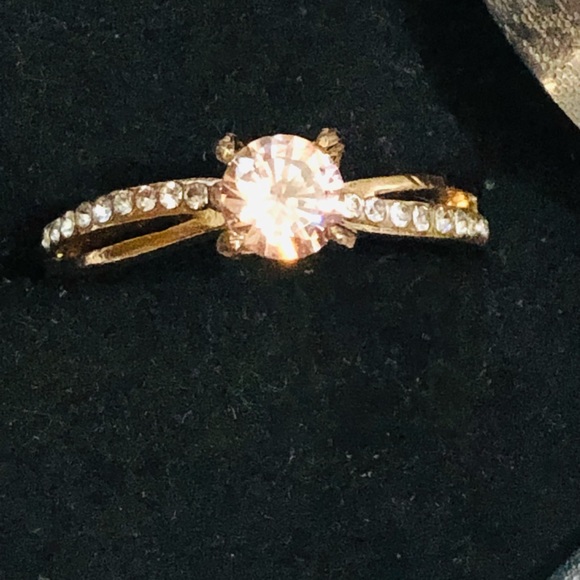 Ring - Picture 2 of 7